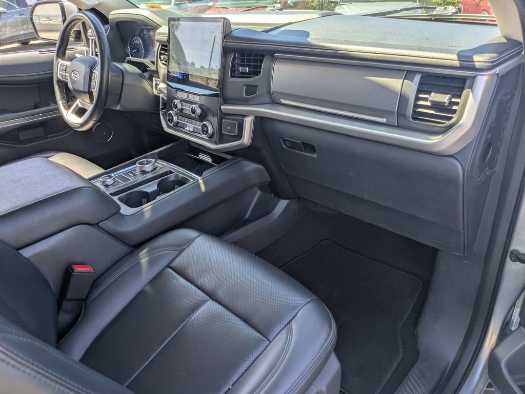Used 2024 Ford Expedition Max XLT image 30