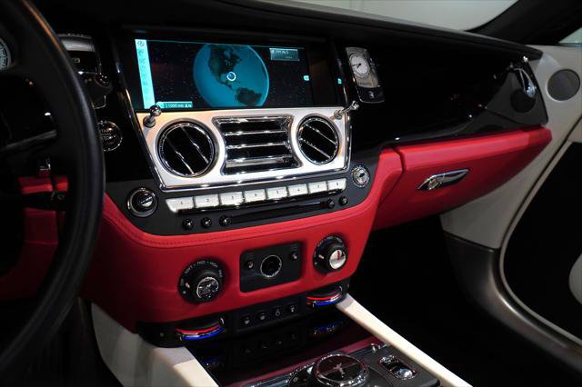 Used 2017 Rolls-Royce Dawn Standard image 24