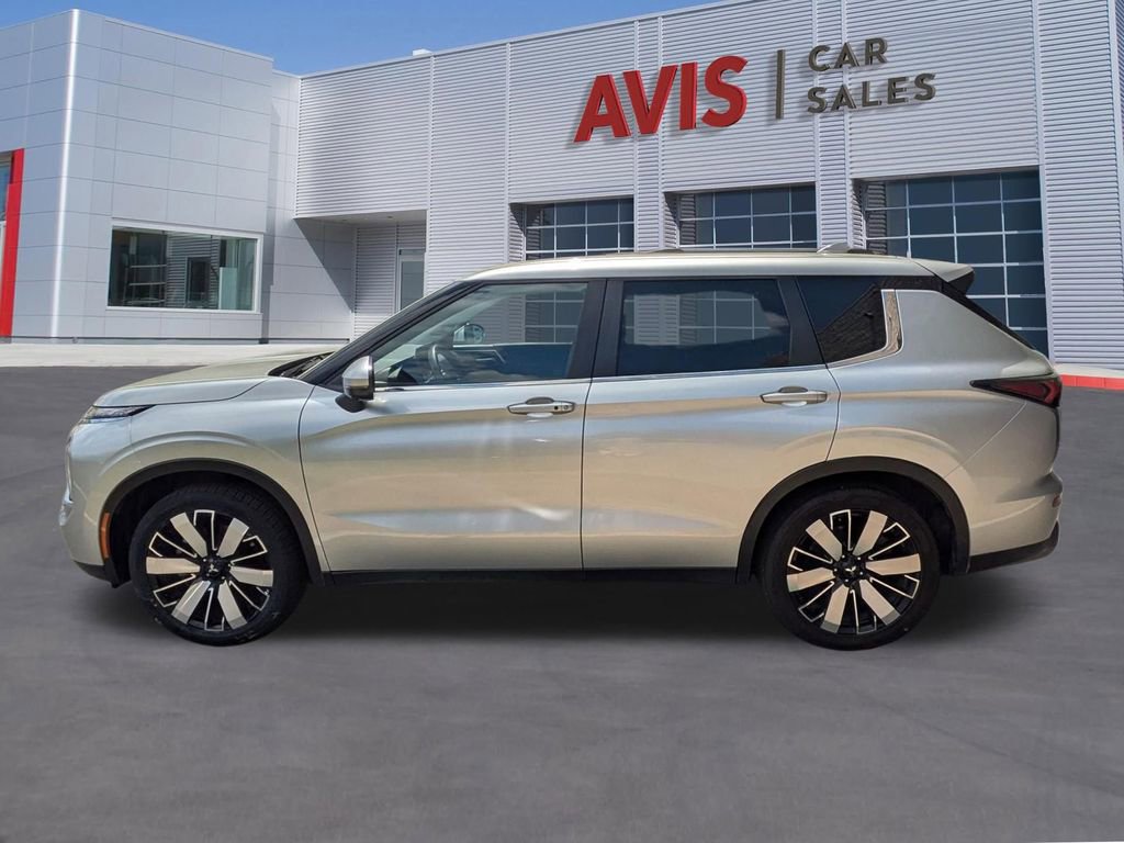 Used 2025 Mitsubishi Outlander SE AWD/4WD image 10