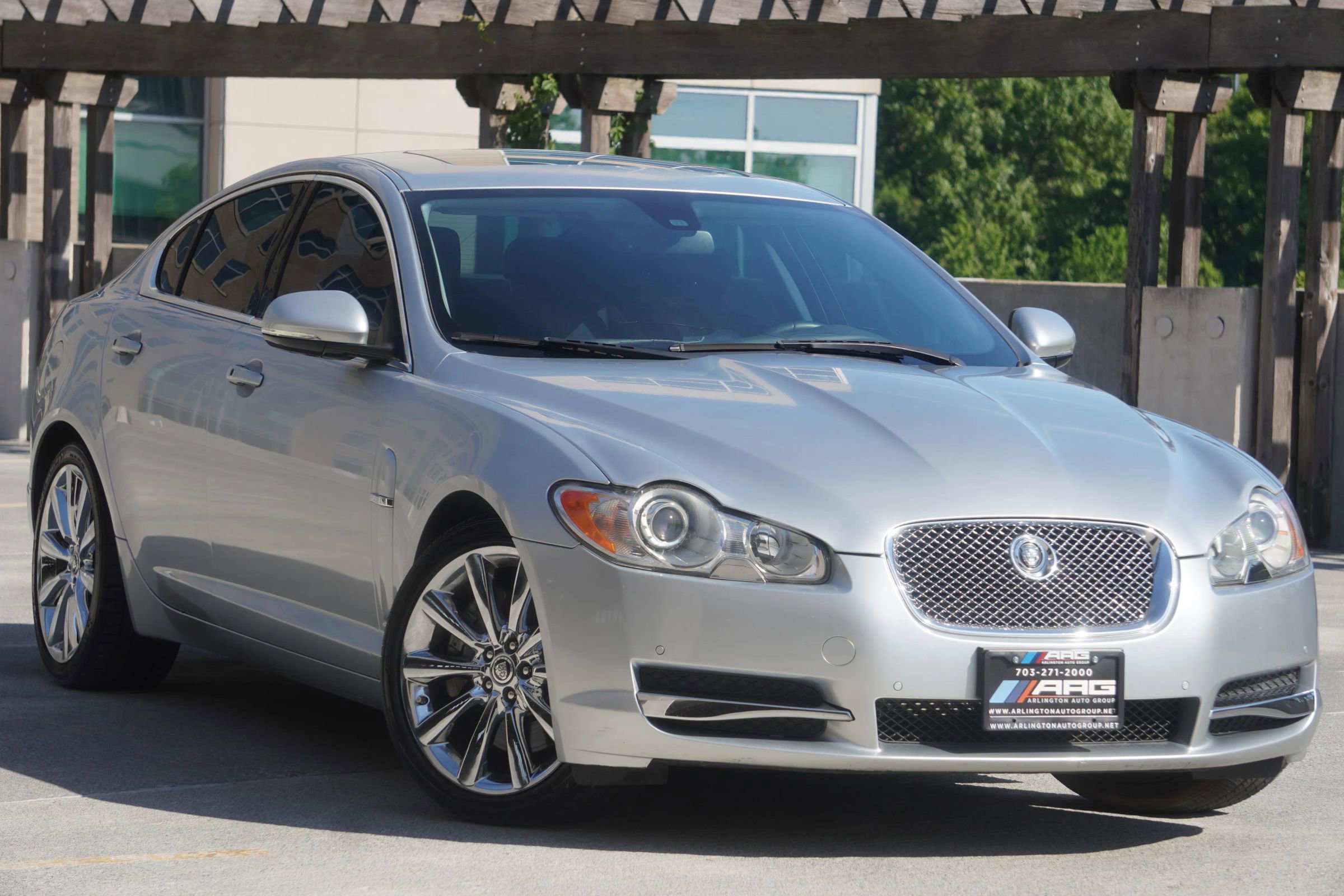Used 2011 Jaguar XF Premium RWD image 4