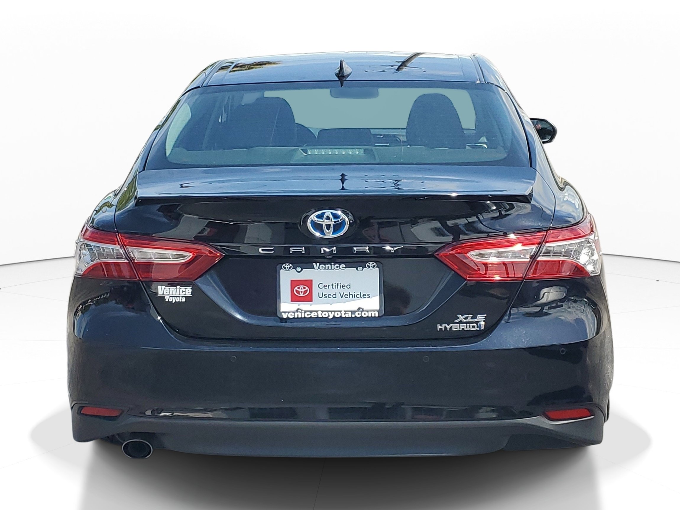 Certified 2018 Toyota Camry XLE w/ Audio Package FWD image 5