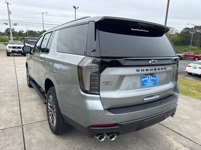 Used 2025 Chevrolet Suburban Z71 w/ Comfort Package image 5