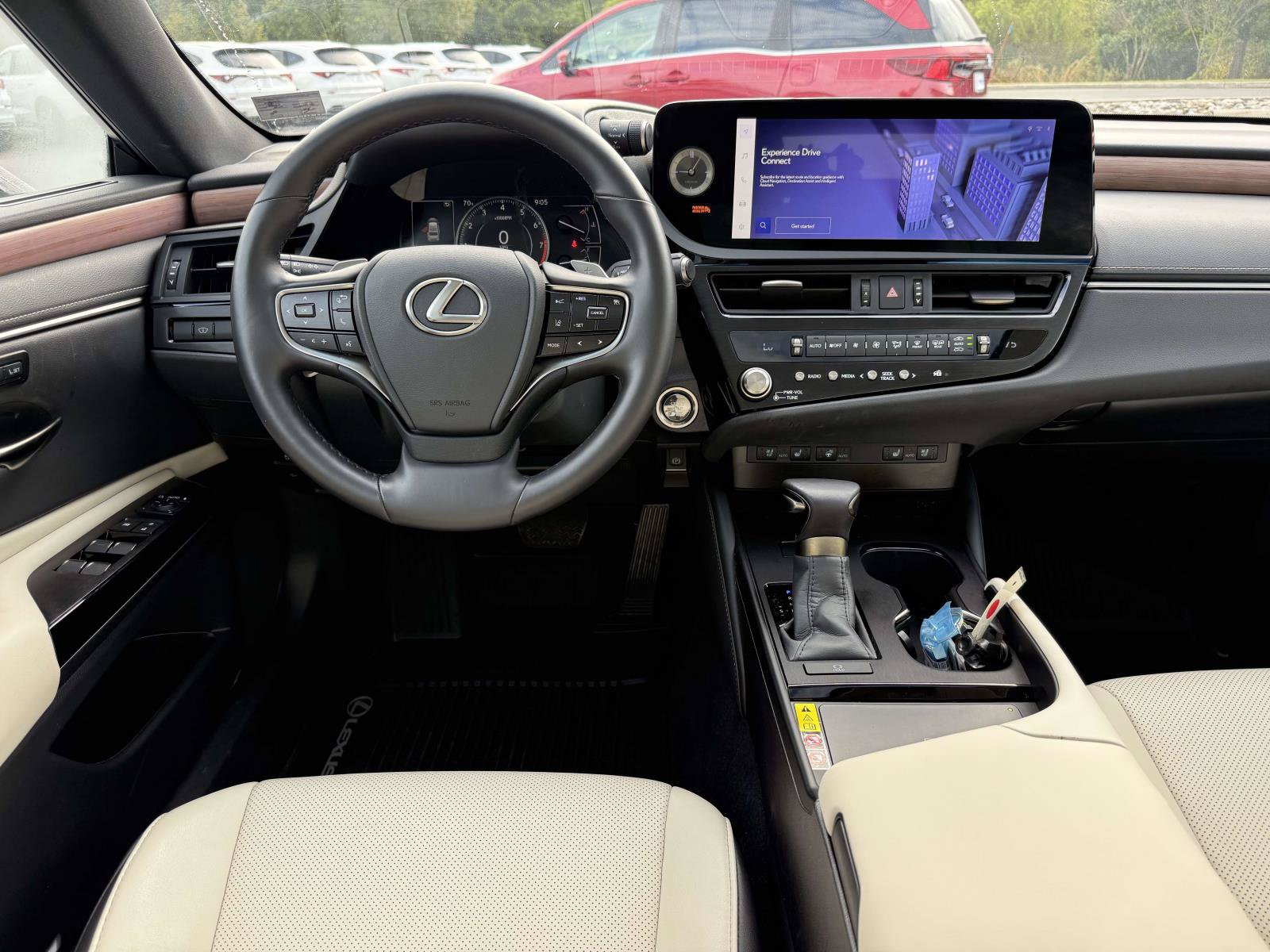 Used 2025 Lexus ES 350 w/ Premium Package FWD image 8