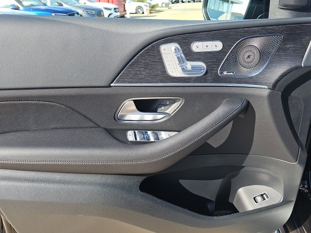New 2026 Mercedes-Benz GLS 580 4MATIC image 17