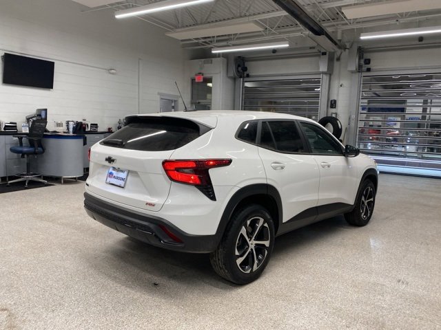 Used 2024 Chevrolet Trax RS w/ Driver Confidence Package image 5