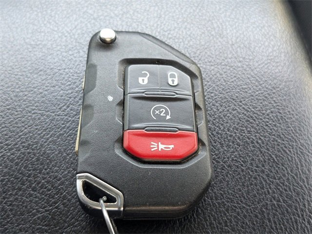 Used 2022 Jeep Gladiator Sport image 32