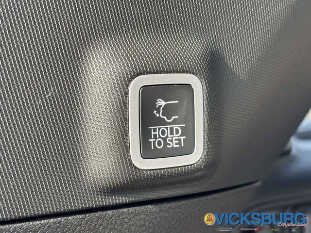 New 2025 Jeep Grand Cherokee Limited image 35