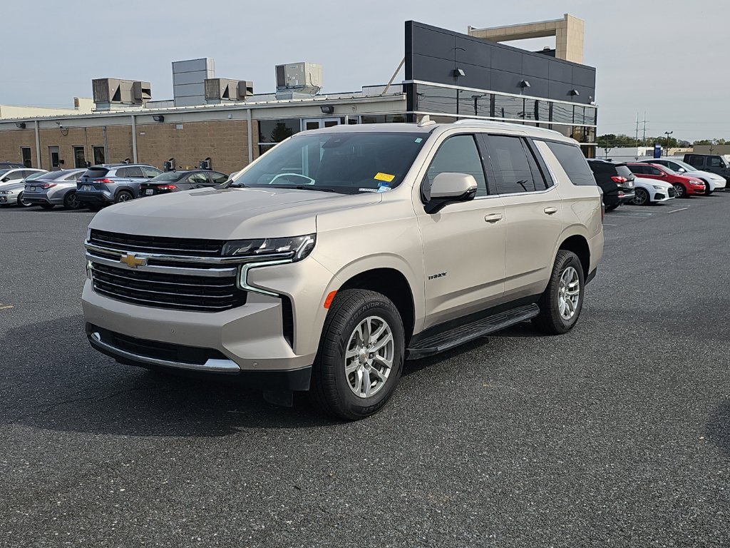 Used 2024 Chevrolet Tahoe LT w/ Luxury Package AWD/4WD image 16