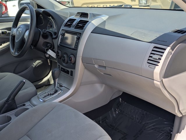 Used 2013 Toyota Corolla LE image 19