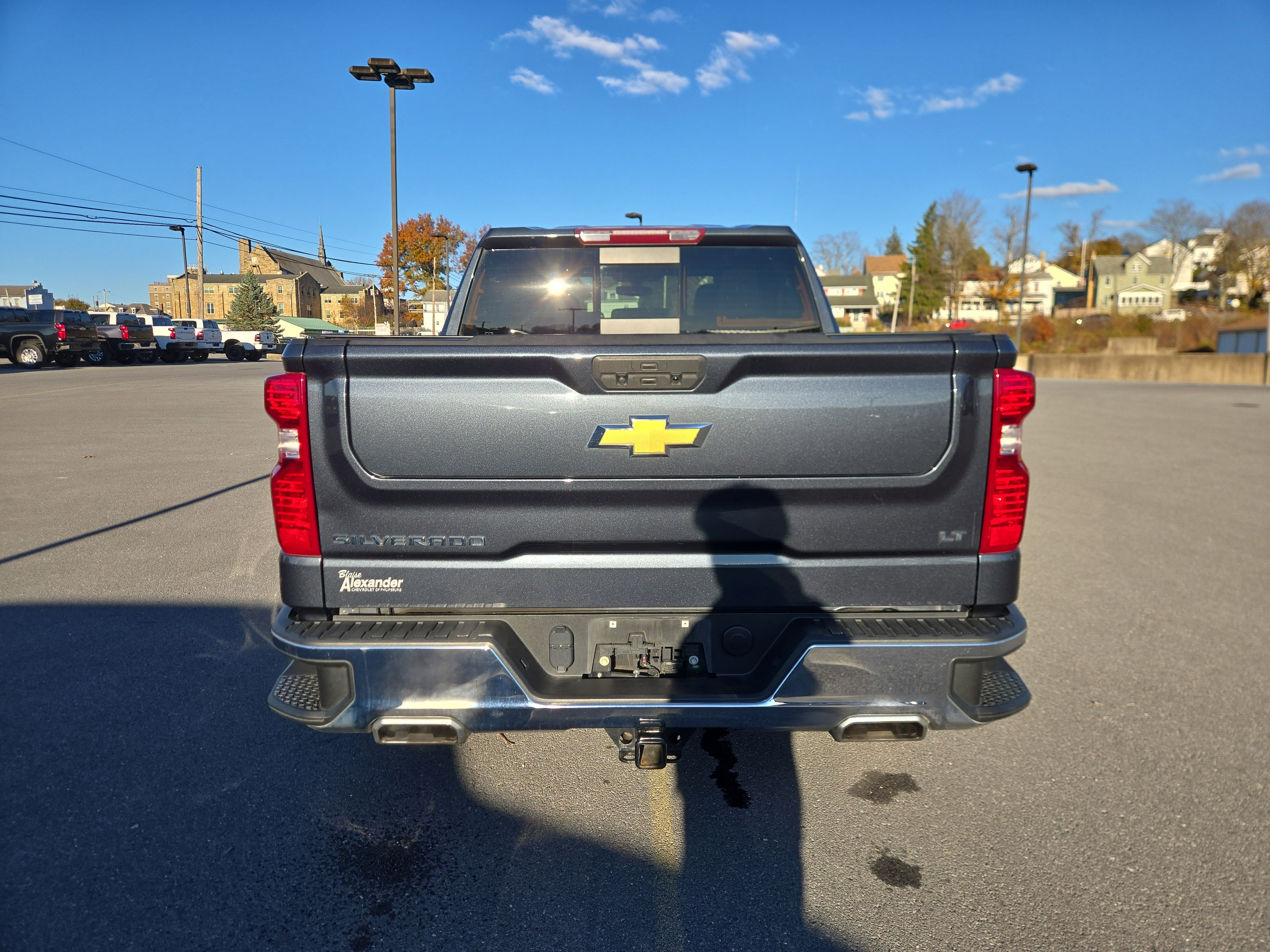 Used 2022 Chevrolet Silverado 1500 LT w/ Z71 Off-Road Package image 4