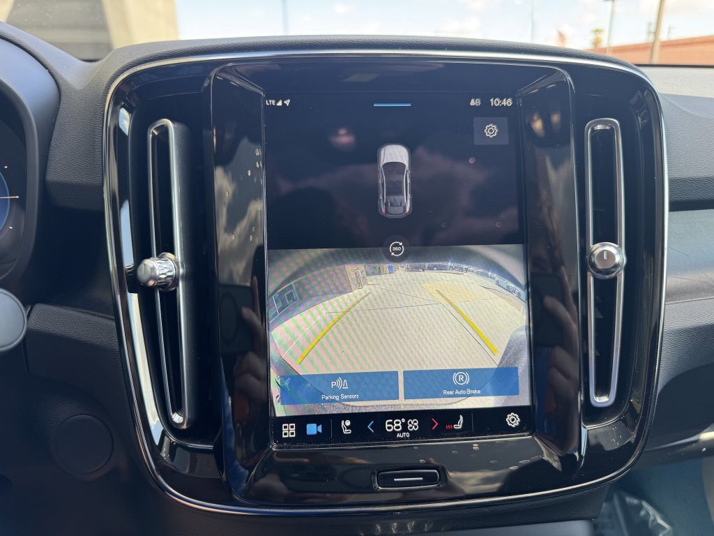 Used 2022 Volvo C40 P8 Recharge Ultimate image 17