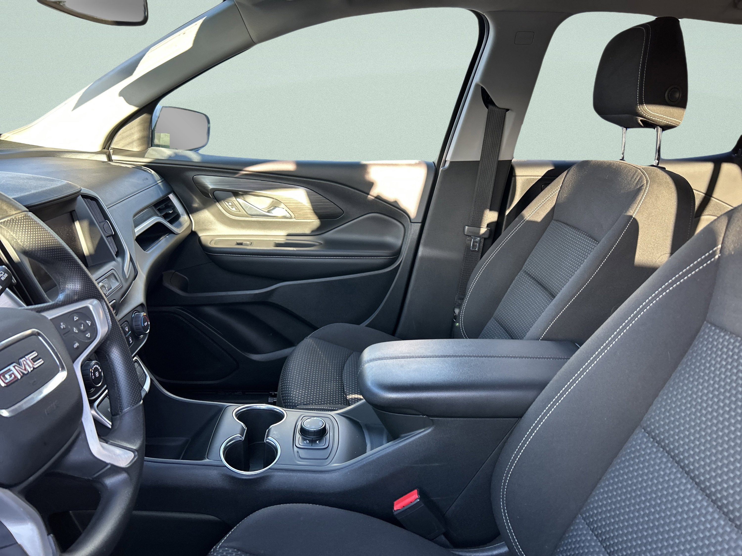 Used 2022 GMC Terrain SLE image 11