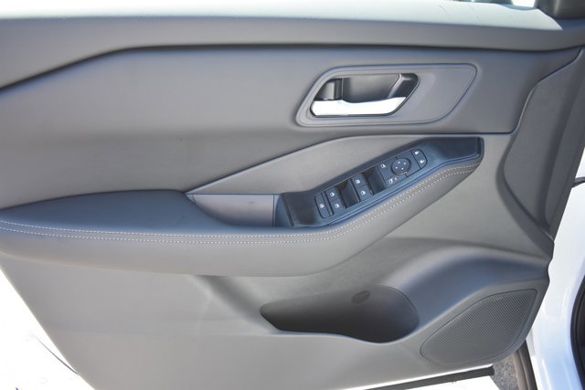 New 2026 Nissan Rogue SV FWD image 10