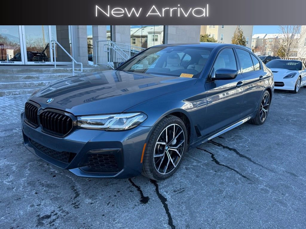 Used 2023 BMW 540i w/ M Sport Package image 2