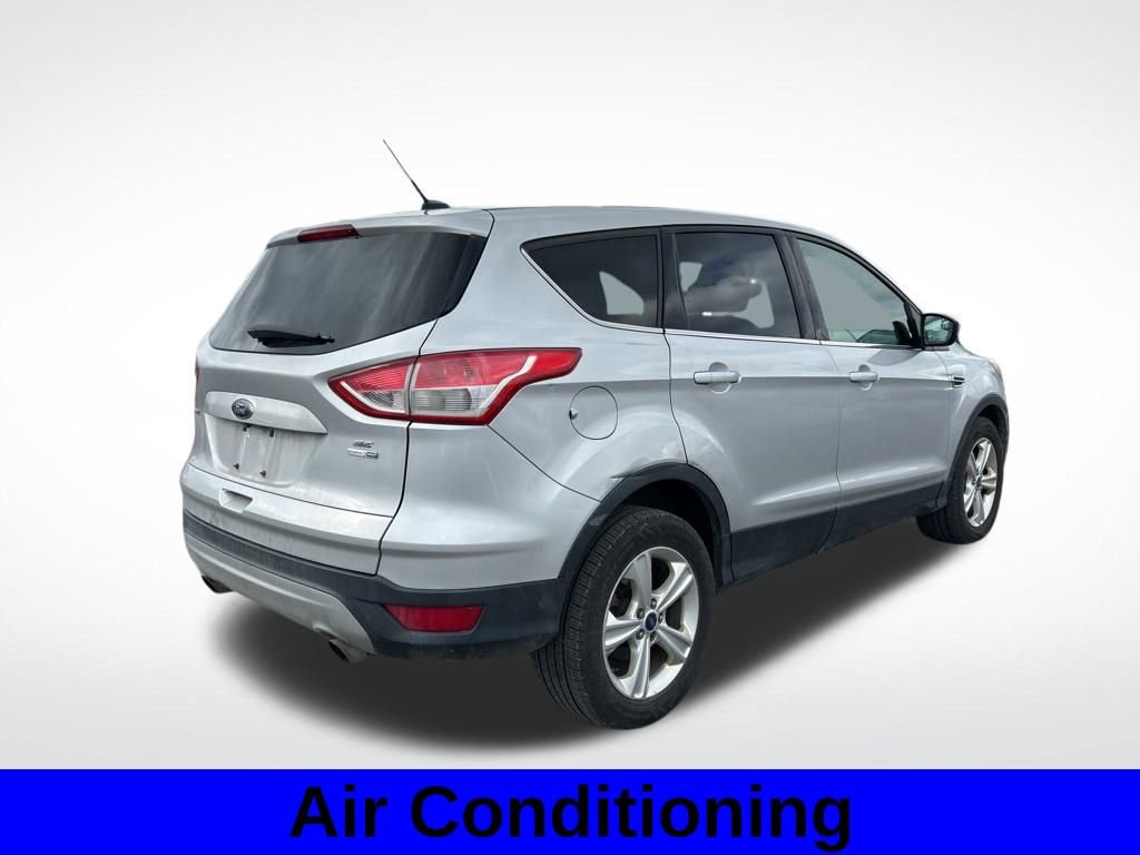 Used 2015 Ford Escape SE image 4