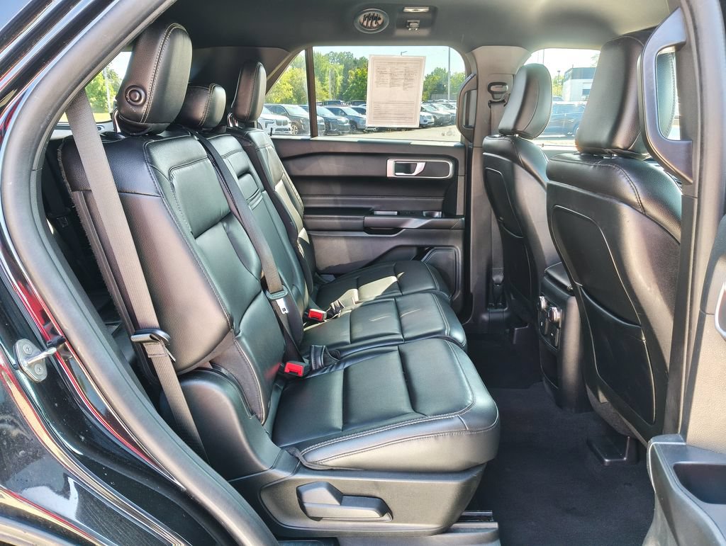 Used 2020 Ford Explorer XLT w/ Equipment Group 202A AWD/4WD image 11