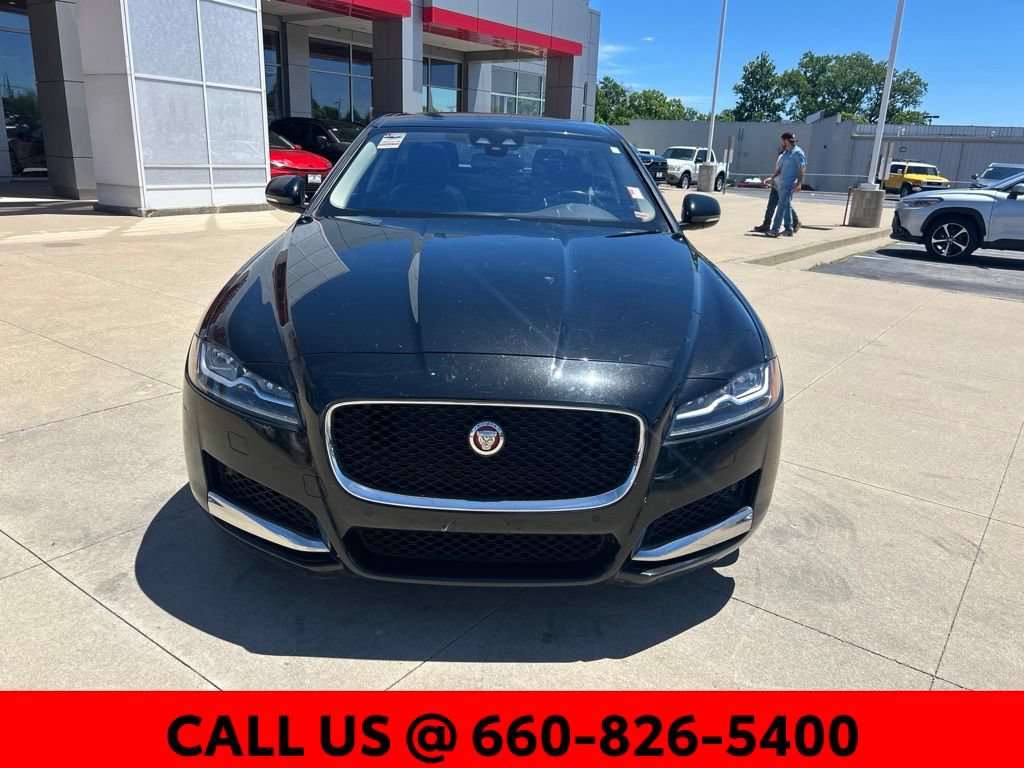 Used 2017 Jaguar XF Premium AWD/4WD image 3