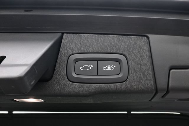 Used 2024 Volvo XC60 B5 Plus w/ Protection Package Premier AWD/4WD image 25