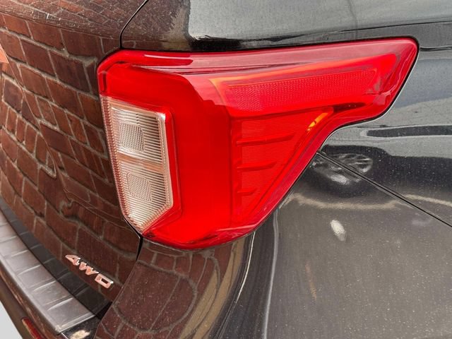 Used 2023 Ford Explorer XLT w/ Equipment Group 202A AWD/4WD image 7