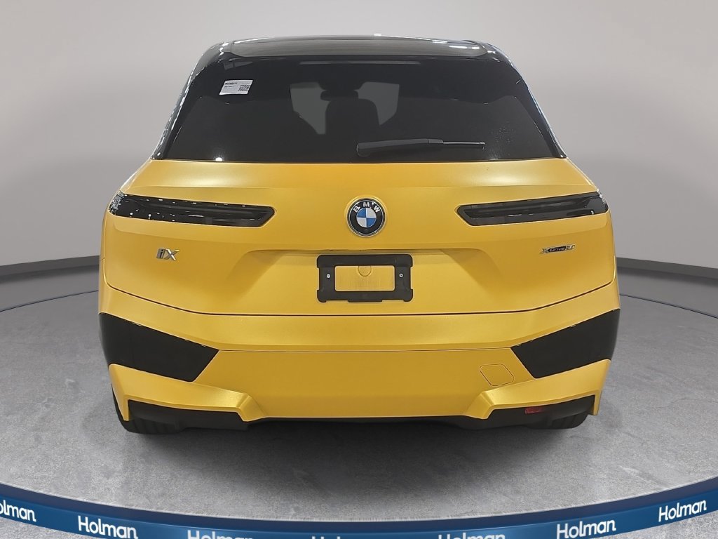 Used 2024 BMW iX xDrive50 w/ Premium Package AWD/4WD image 7