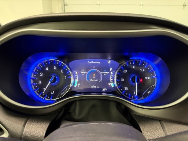 Used 2024 Chrysler Pacifica Touring-L image 16