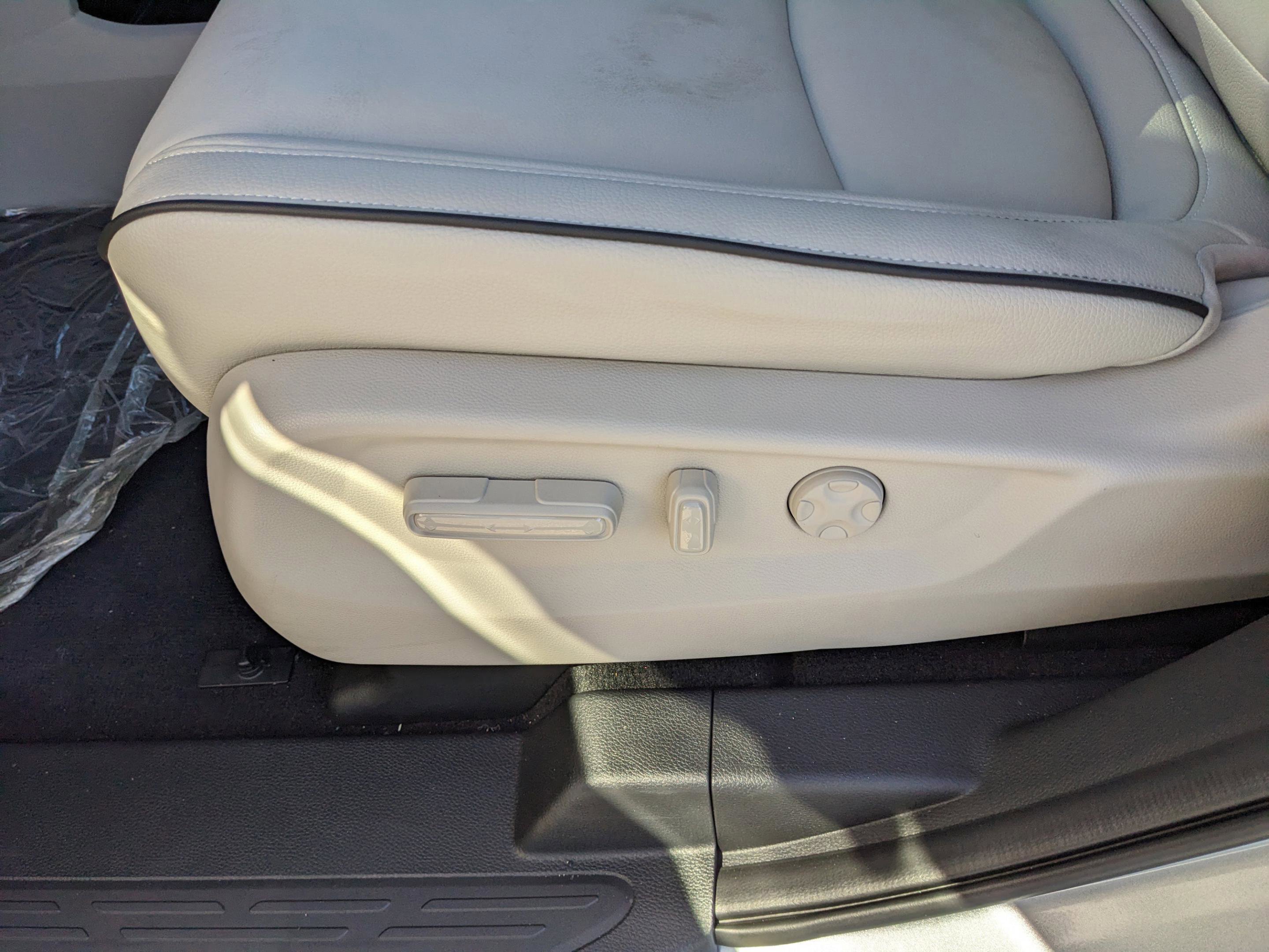 New 2026 Honda Odyssey Touring image 25