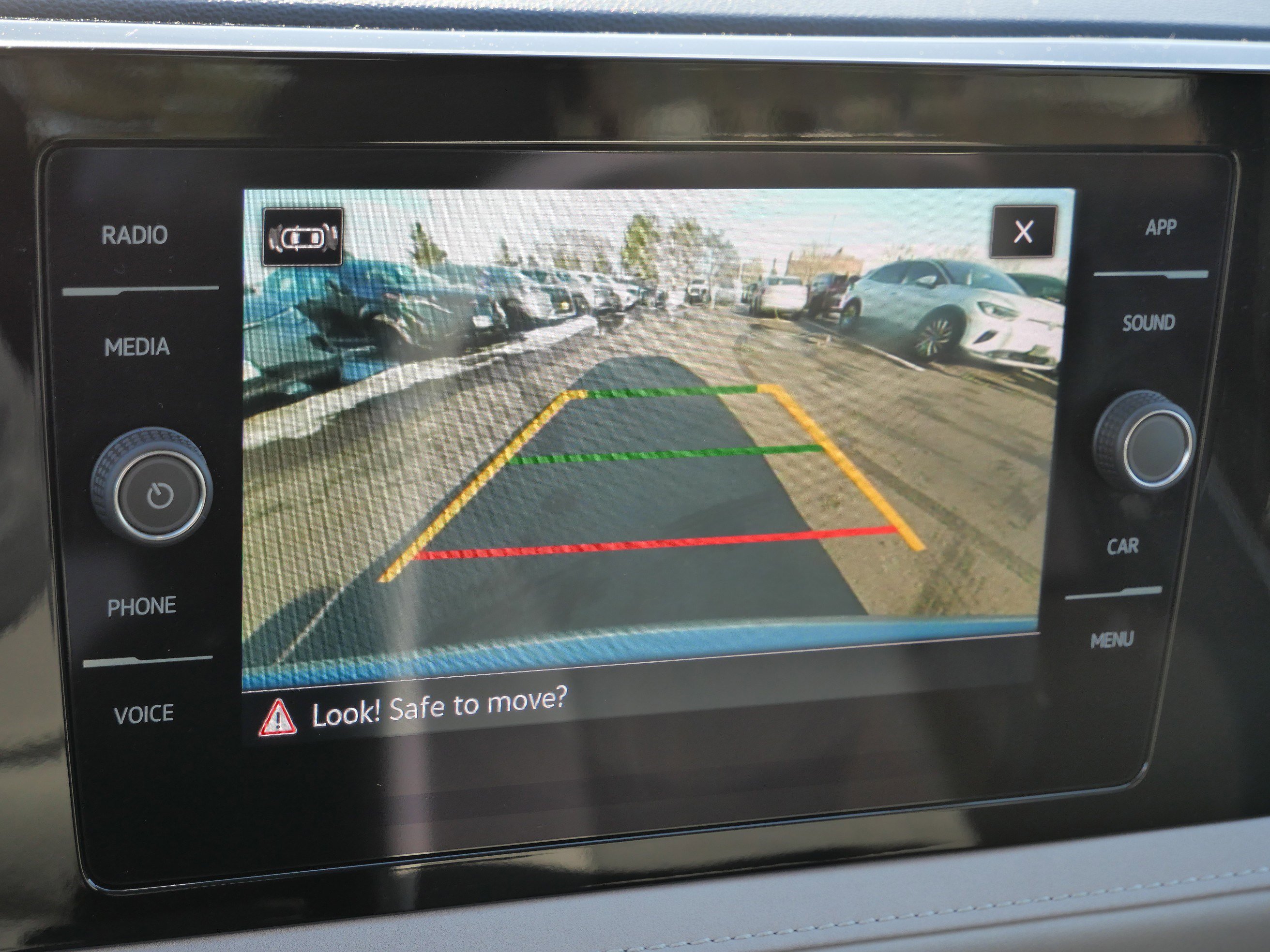 Certified 2025 Volkswagen Taos SE image 35