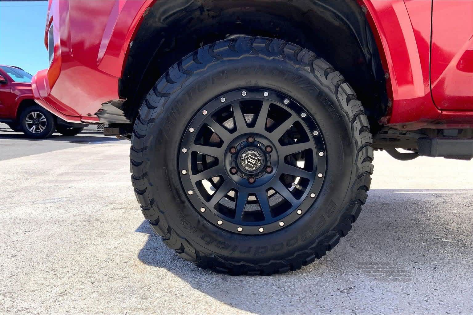 Used 2018 Toyota Tacoma TRD Sport RWD image 8