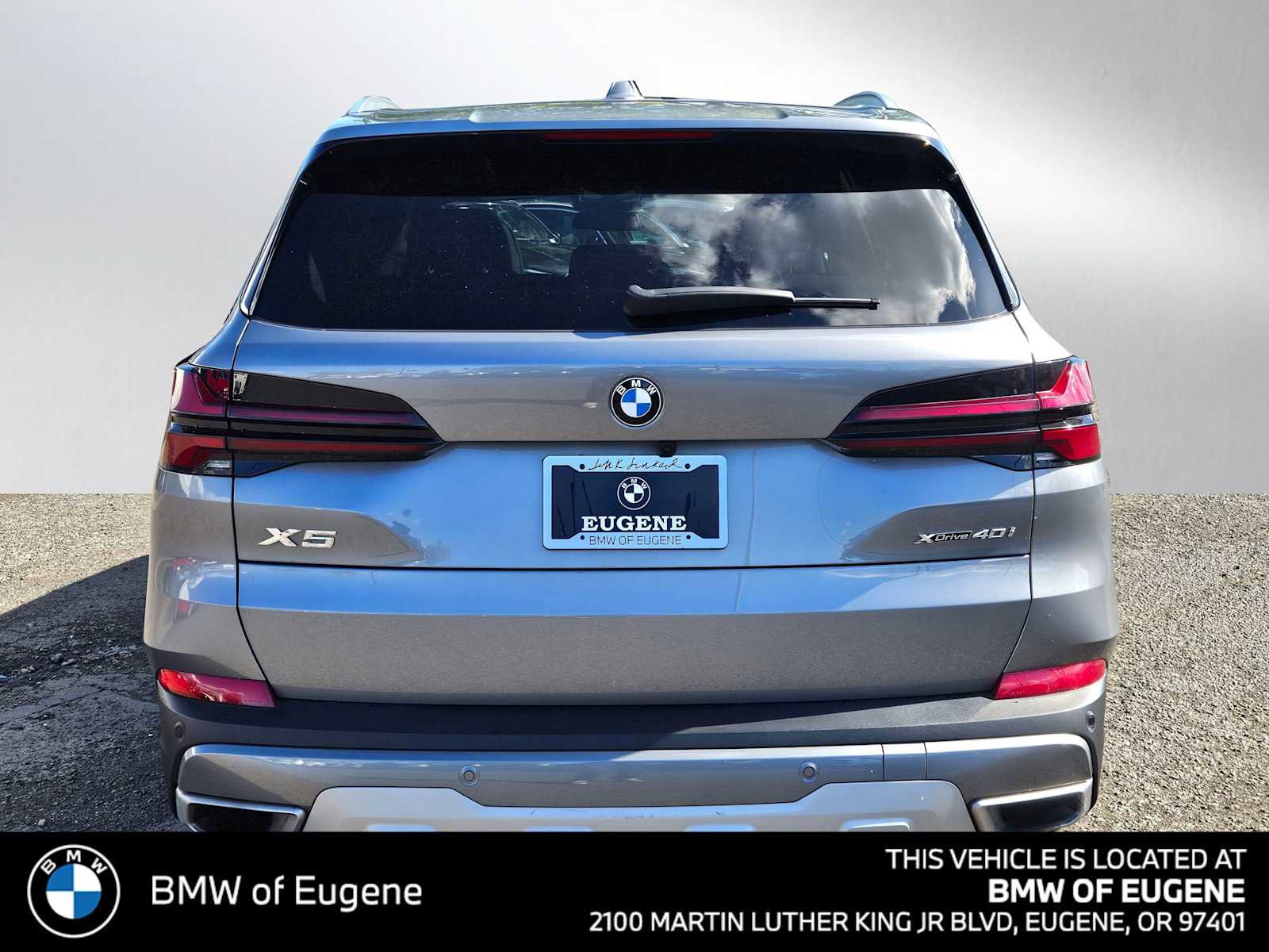 Used 2024 BMW X5 xDrive40i w/ Premium Package AWD/4WD image 4