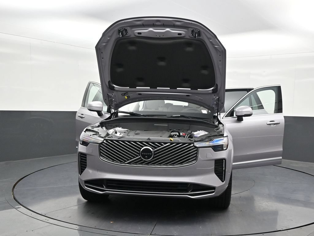 New 2026 Volvo XC90 B6 Plus w/ Protection Package Premier AWD/4WD image 35