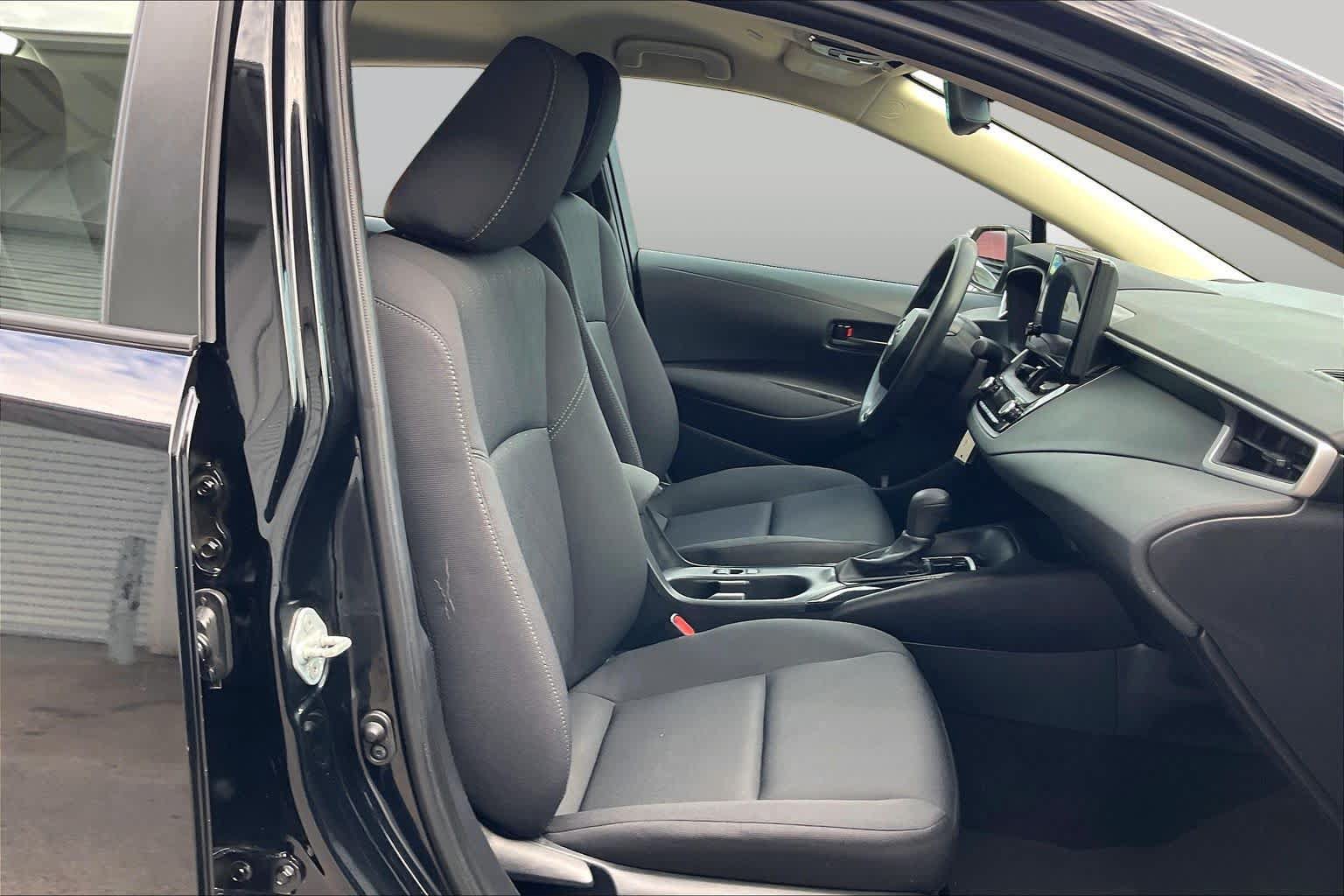 Used 2024 Toyota Corolla LE FWD image 9