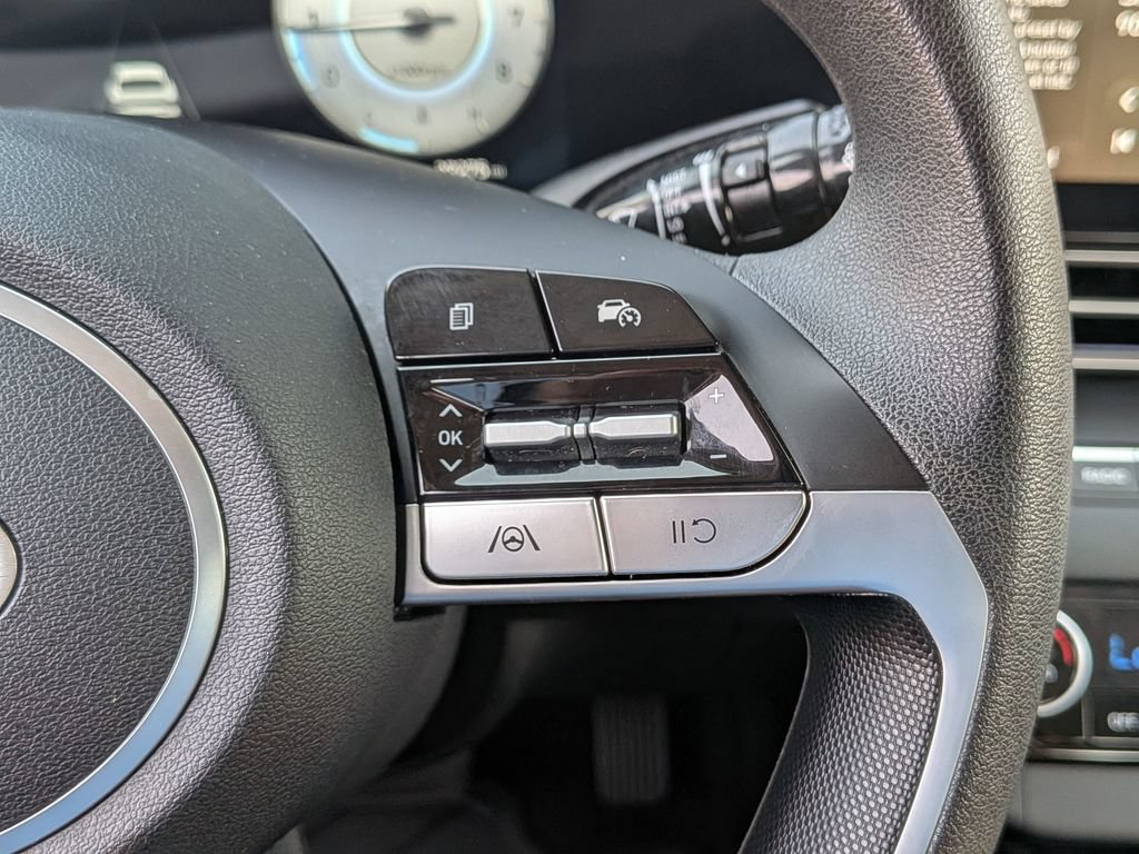 Used 2024 Hyundai Elantra SEL FWD image 23