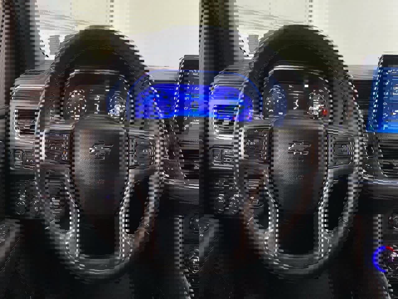 Used 2023 Chevrolet Tahoe Z71 w/ Luxury Package image 20