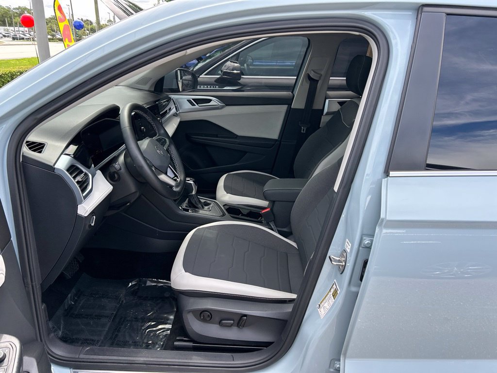 Certified 2025 Volkswagen Taos SE w/ Panoramic Sunroof Package FWD image 15