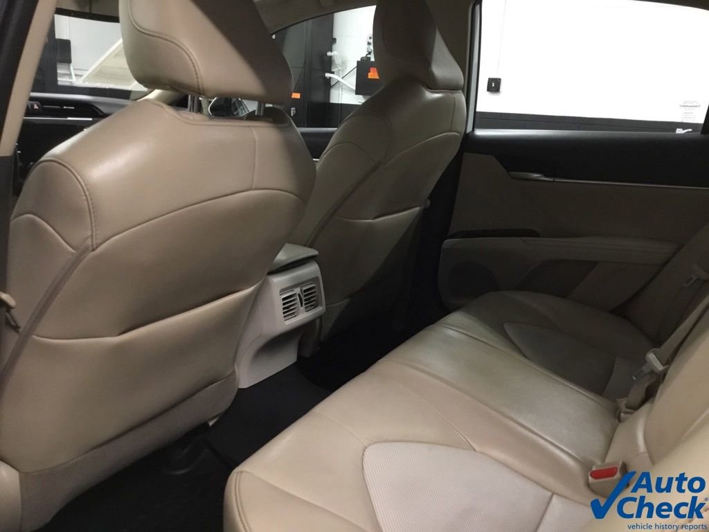 Used 2020 Toyota Camry XLE image 26