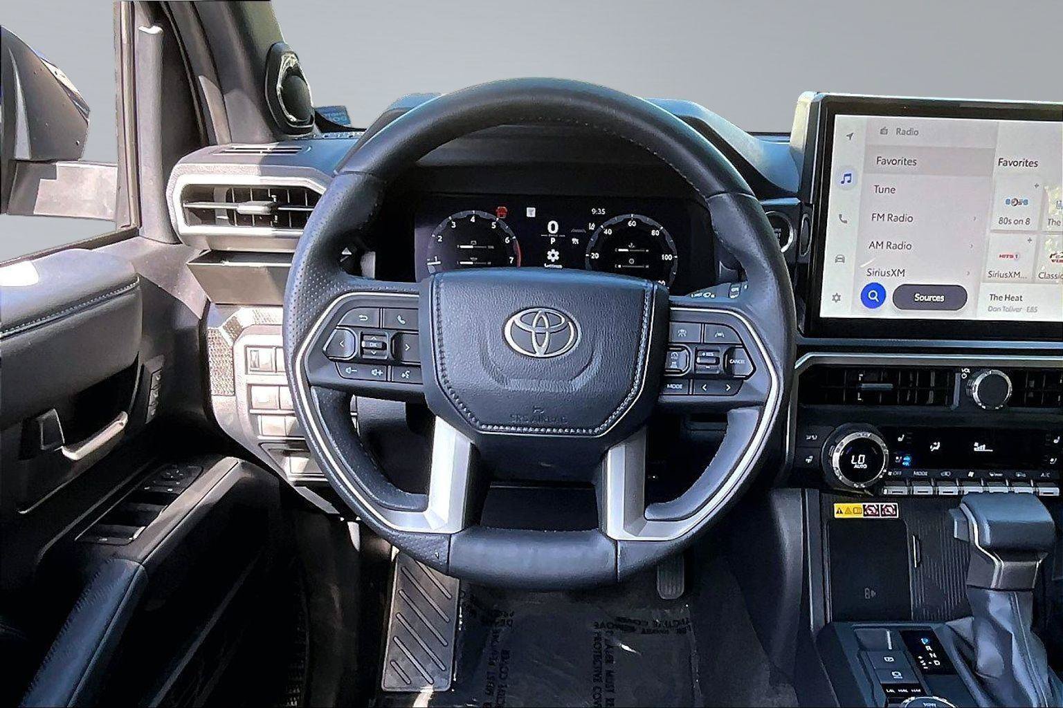 Used 2025 Toyota 4Runner Limited AWD/4WD image 6