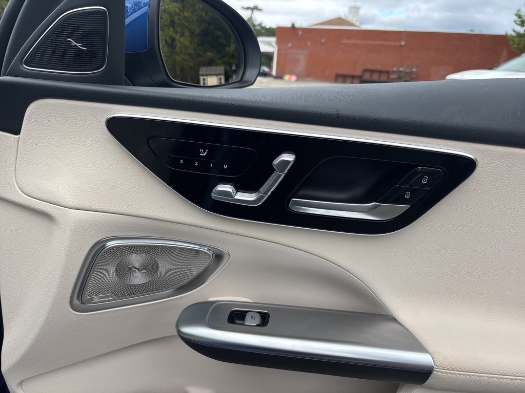 Used 2025 Mercedes-Benz C 300 4MATIC Sedan image 16