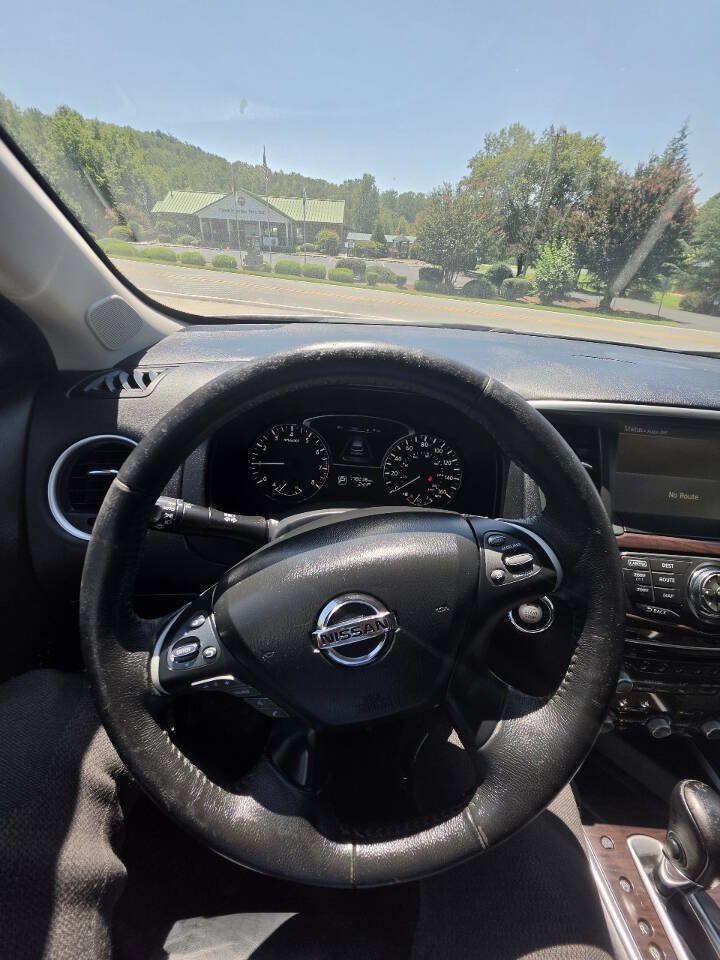 Used 2015 Nissan Pathfinder Platinum w/ Cargo Package FWD image 16
