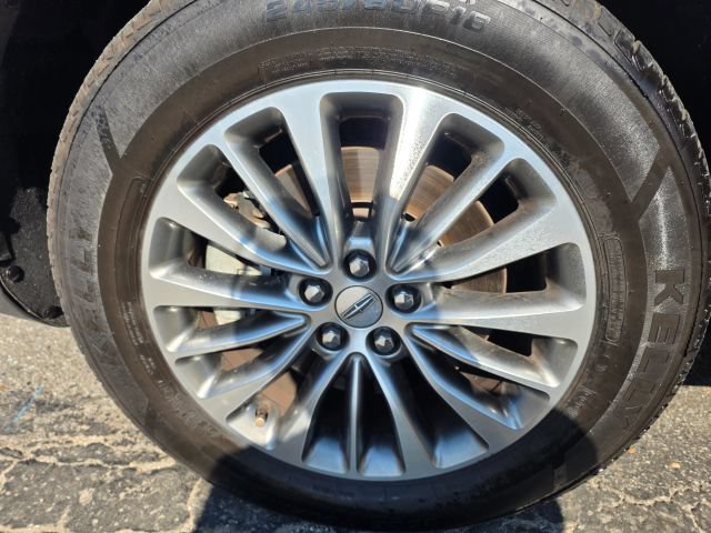 Used 2018 Lincoln MKX Select w/ Select Plus Package AWD/4WD image 9