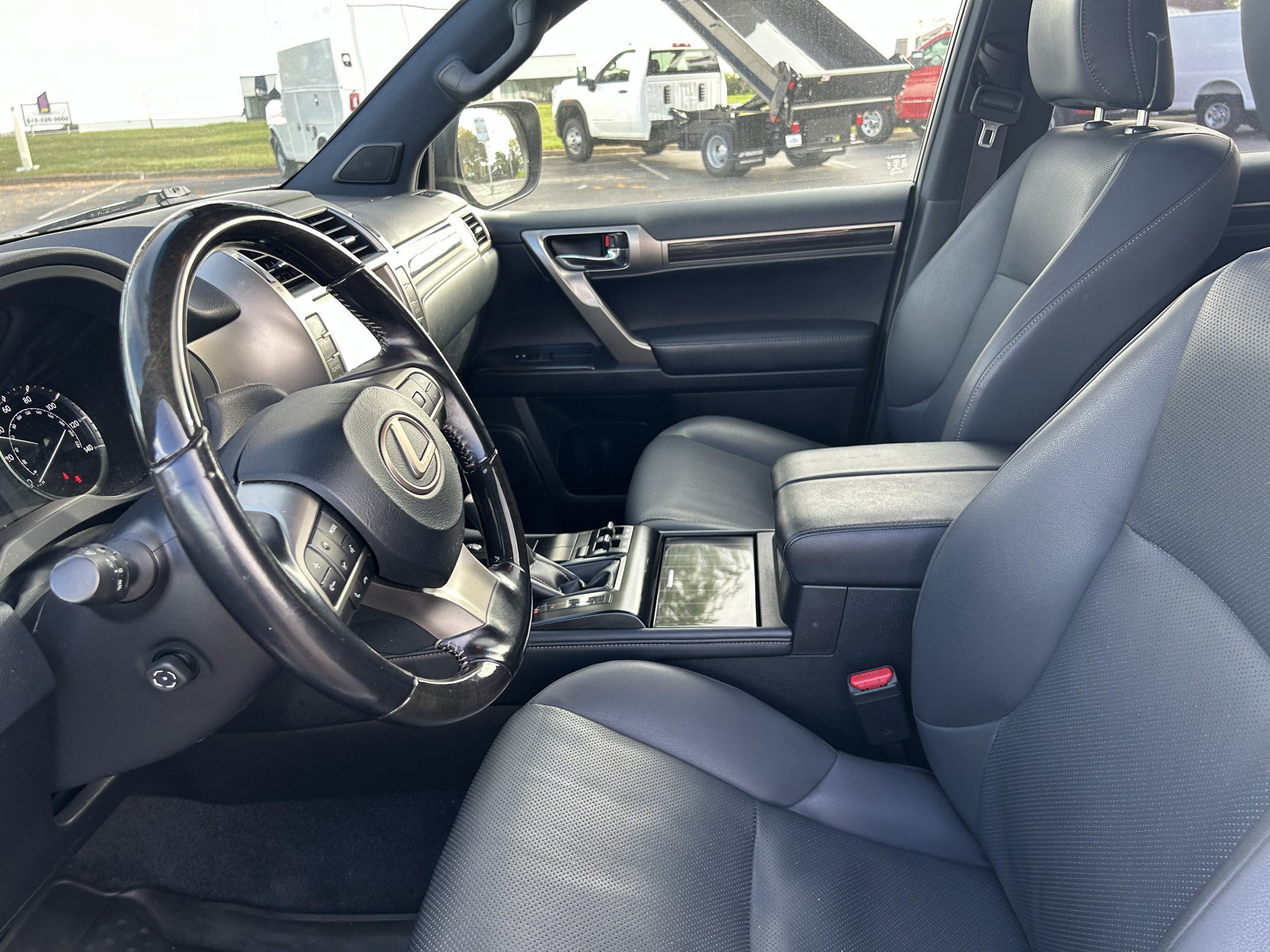 Used 2020 Lexus GX 460 Premium w/ Premium Package AWD/4WD image 25