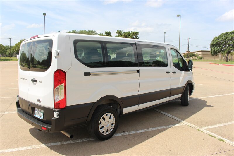Used 2025 Ford Transit 350 XLT RWD image 4