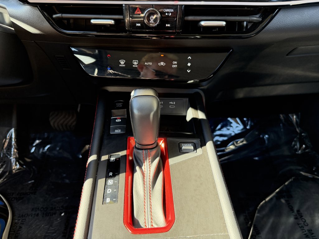 Used 2025 Nissan Kicks SR FWD image 24