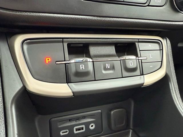 Used 2023 GMC Terrain Denali w/ Black Diamond Edition image 34