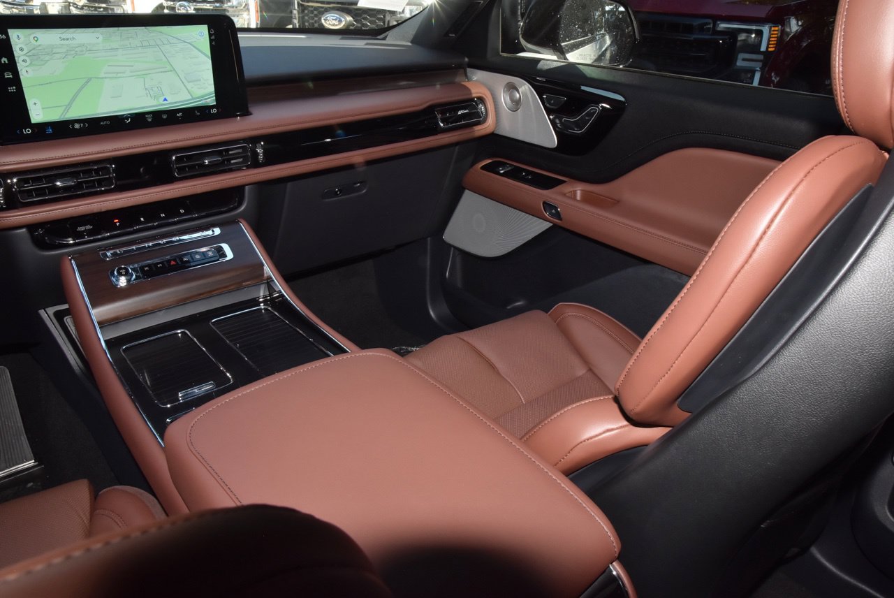 New 2027 Lincoln Aviator Reserve AWD/4WD image 18