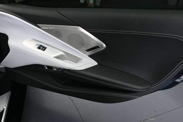 Used 2021 Chevrolet Corvette Stingray Premium Conv w/ Z51 Performance Package RWD image 31