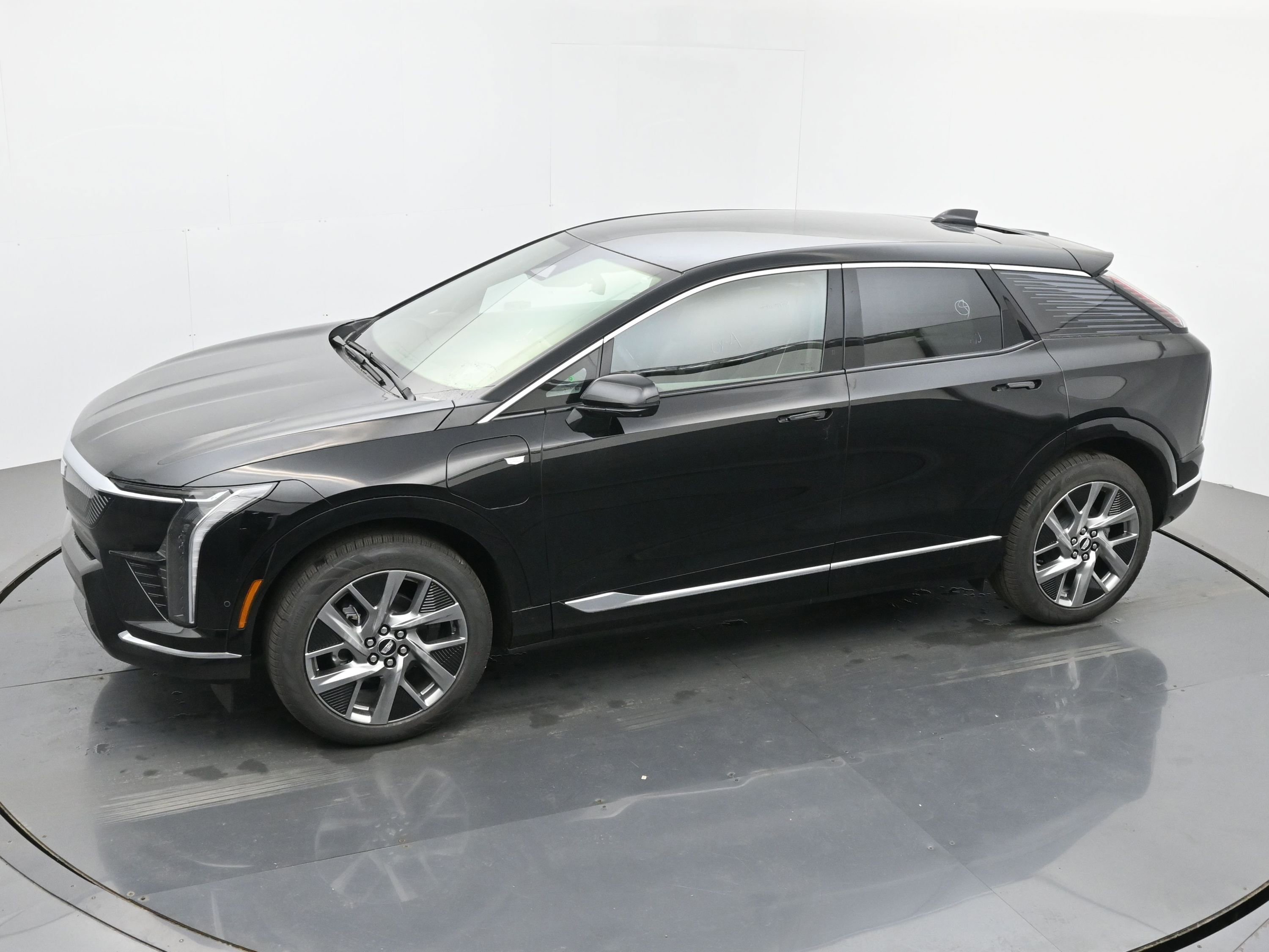 New 2026 Cadillac Optiq Luxury 2 AWD/4WD image 24