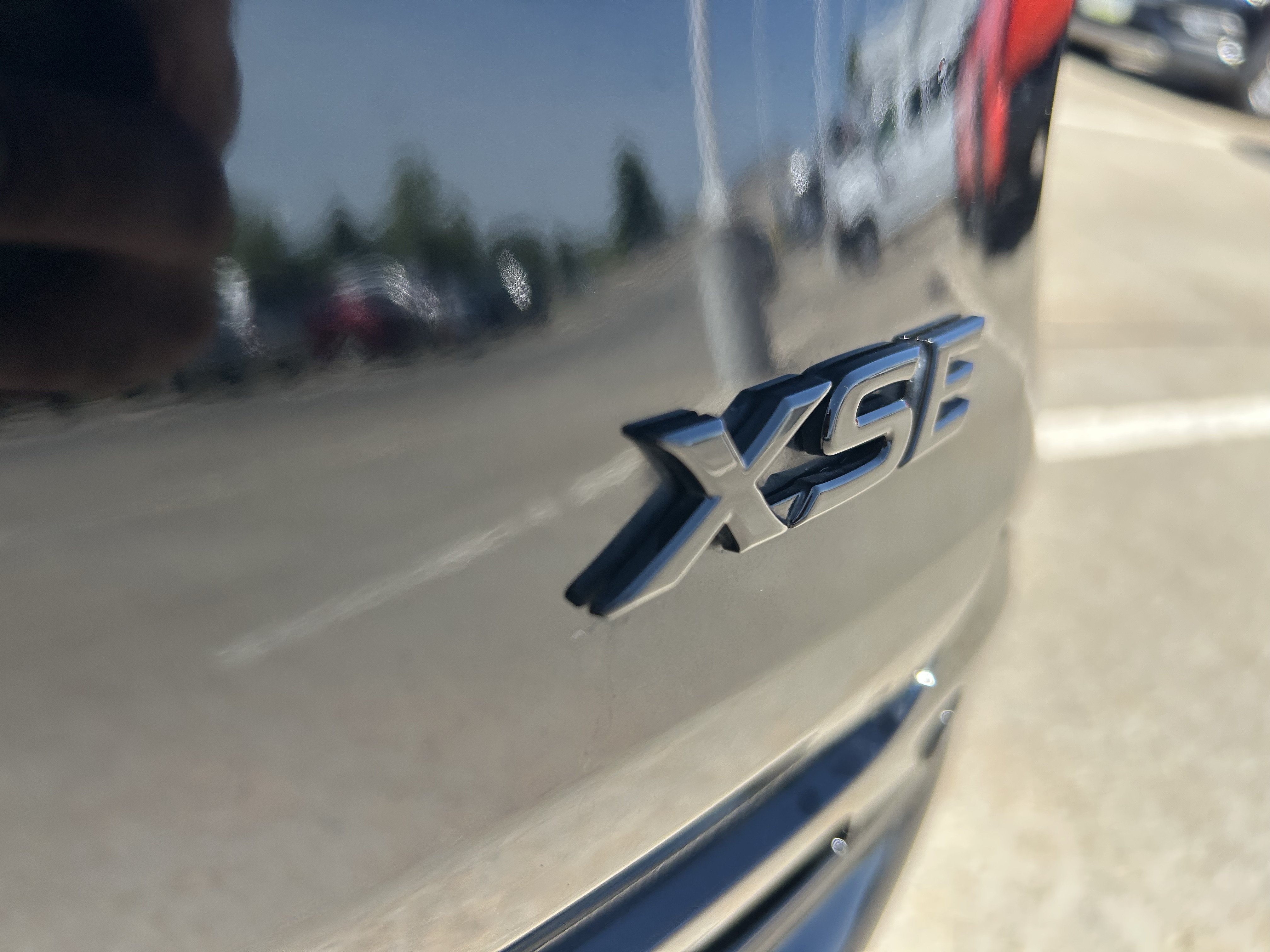 Certified 2025 Toyota Sienna XSE w/ XSE Premium Package AWD/4WD image 10