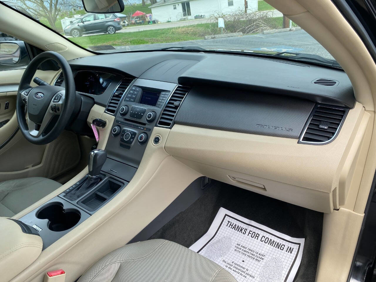 Used 2015 Ford Taurus SE FWD image 29