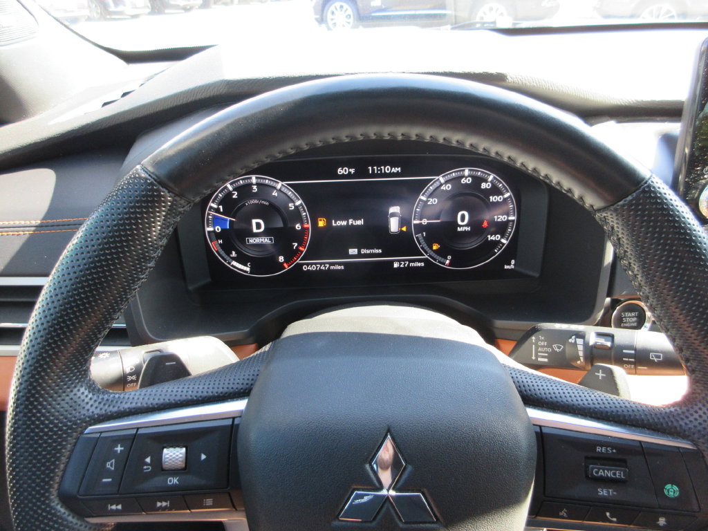 Used 2023 Mitsubishi Outlander SEL AWD/4WD image 32