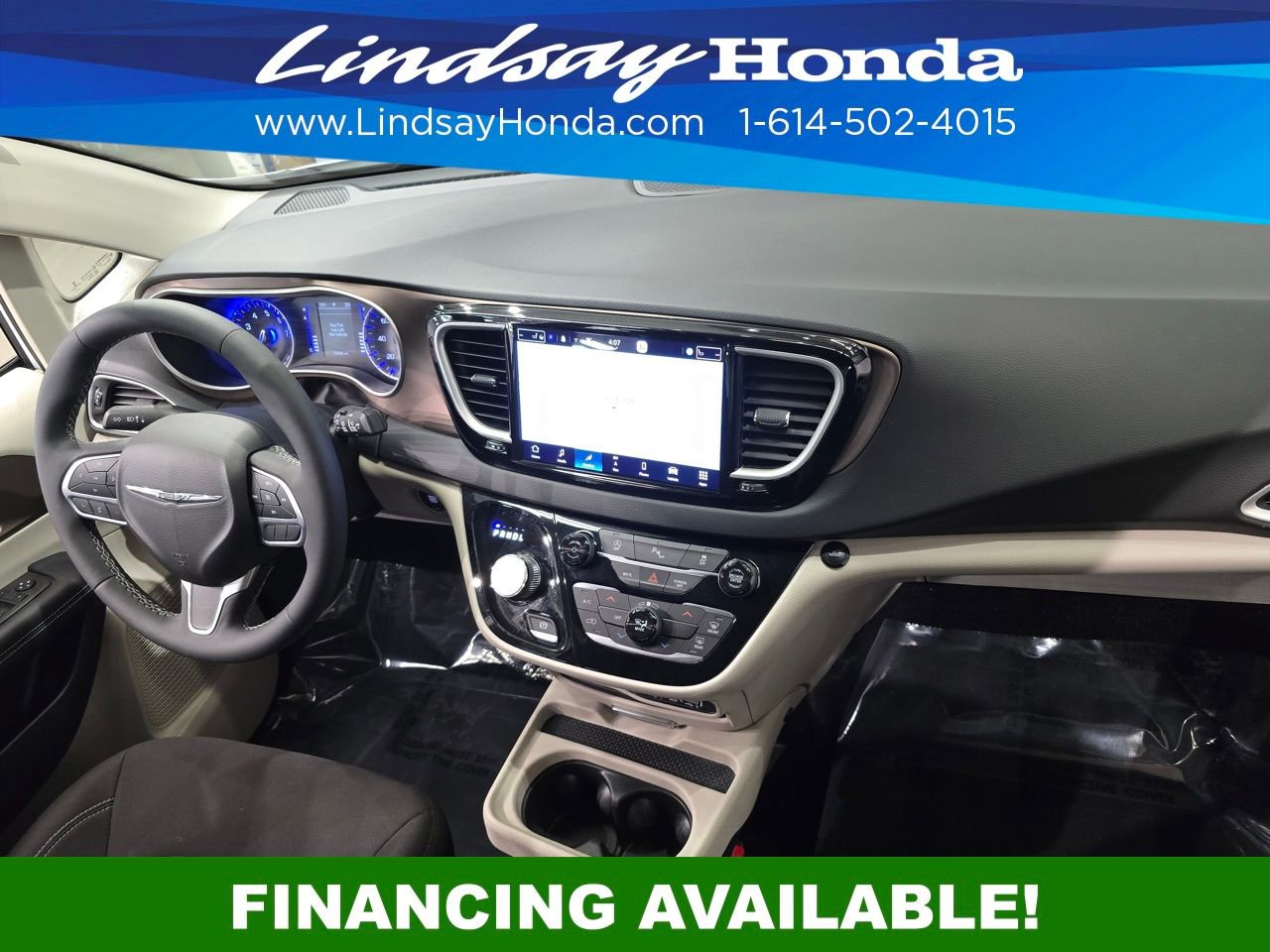 Used 2022 Chrysler Voyager LX image 10